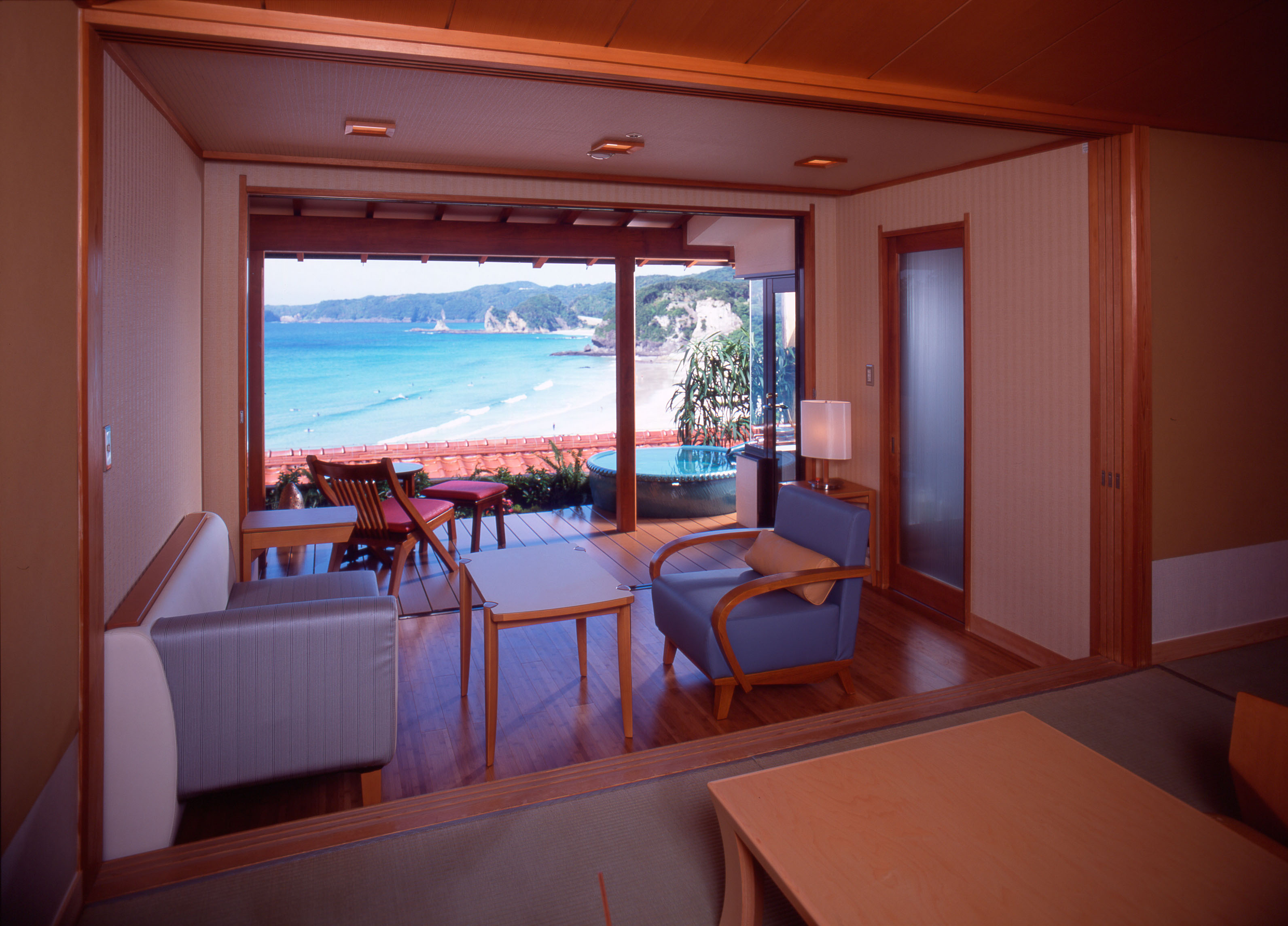 海をひとりじめにする露天風呂