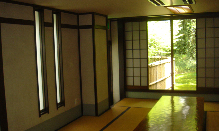 本厨房と客席をｵｰﾌﾟﾝｷｯﾁﾝで接続する