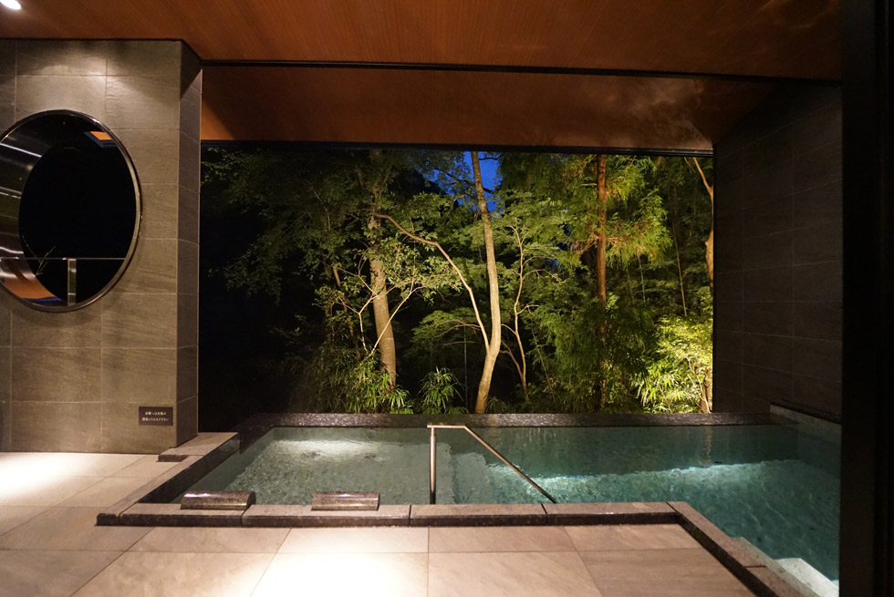 箱根の自然を楽しむ六種類の風呂