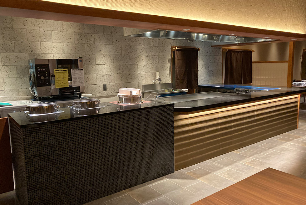 海の幸を眼前で楽しむダイニング