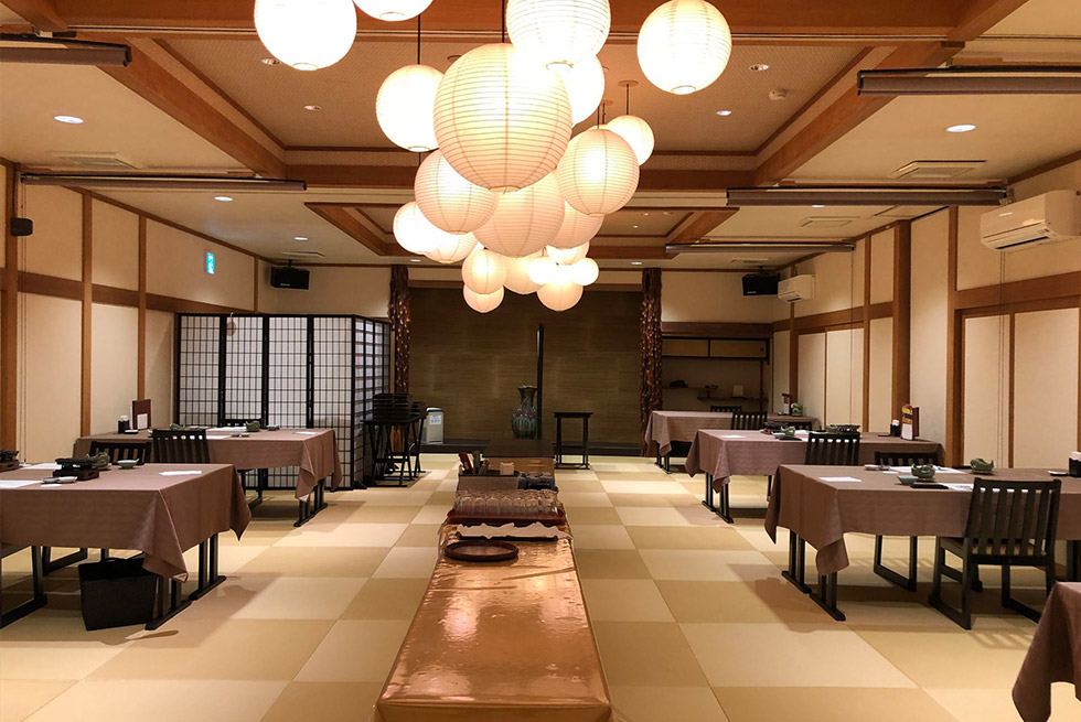 海の幸を眼前で楽しむダイニング