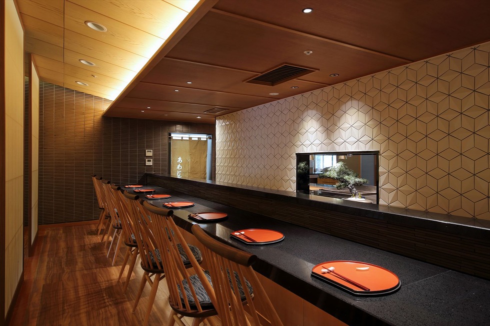 萬祝をテーマとしたダイニング