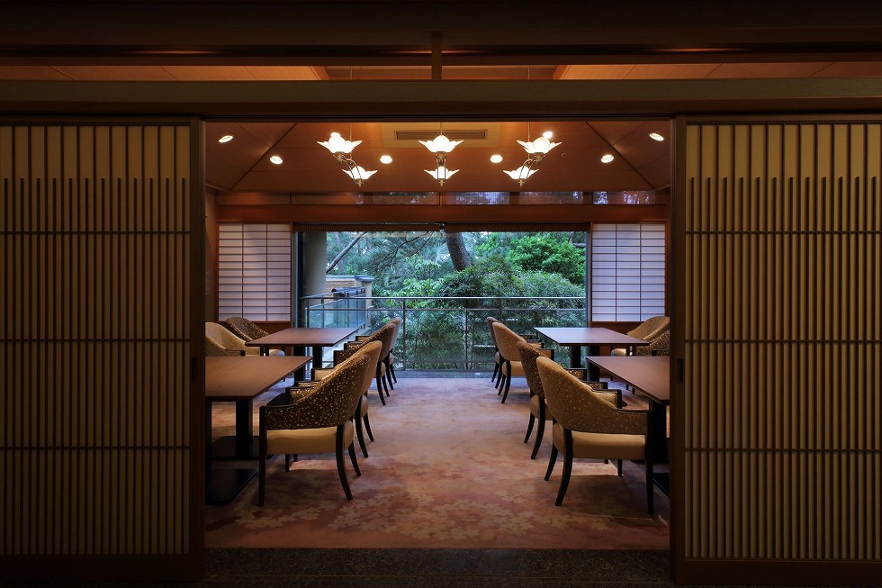 萬祝をテーマとしたダイニング