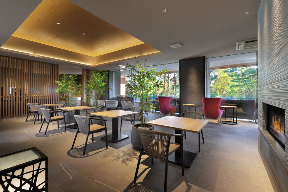 遊休スペースを大人のためのラウンジへ