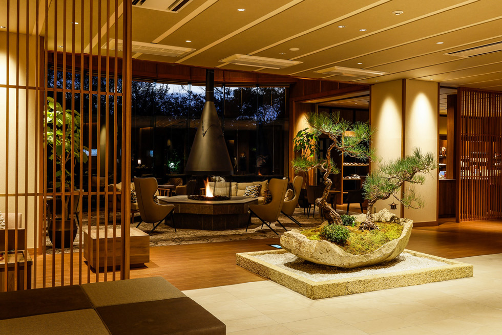 暖炉を囲み長夜を過ごす