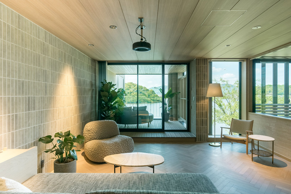 湖の畔で邸宅のように過ごす